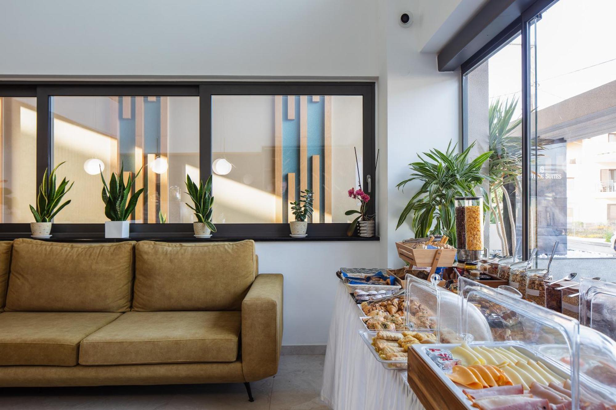 Sapphire Horizon Suites Kíssamos Екстериор снимка