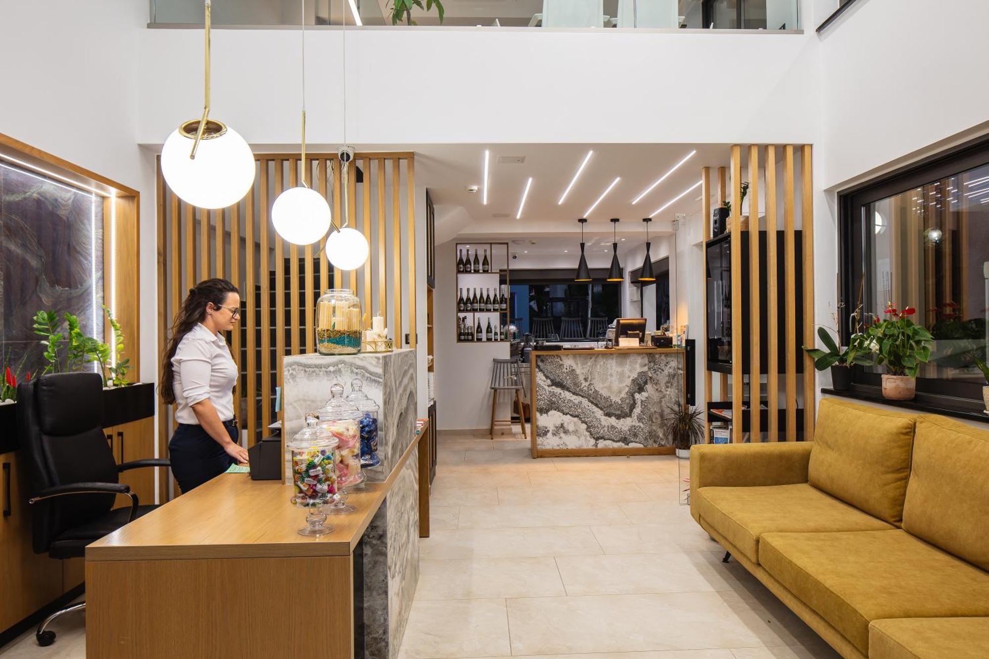 Sapphire Horizon Suites Kíssamos Екстериор снимка