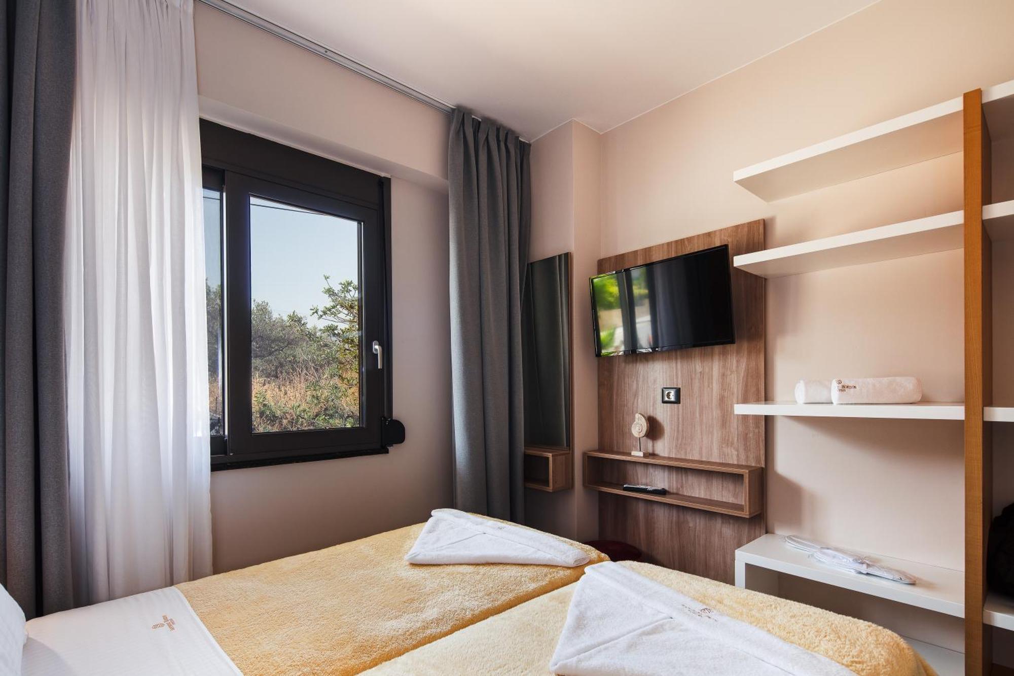Sapphire Horizon Suites Kíssamos Екстериор снимка