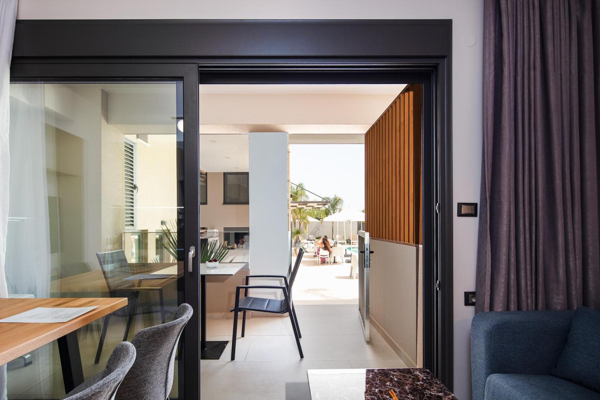 Sapphire Horizon Suites Kíssamos Екстериор снимка